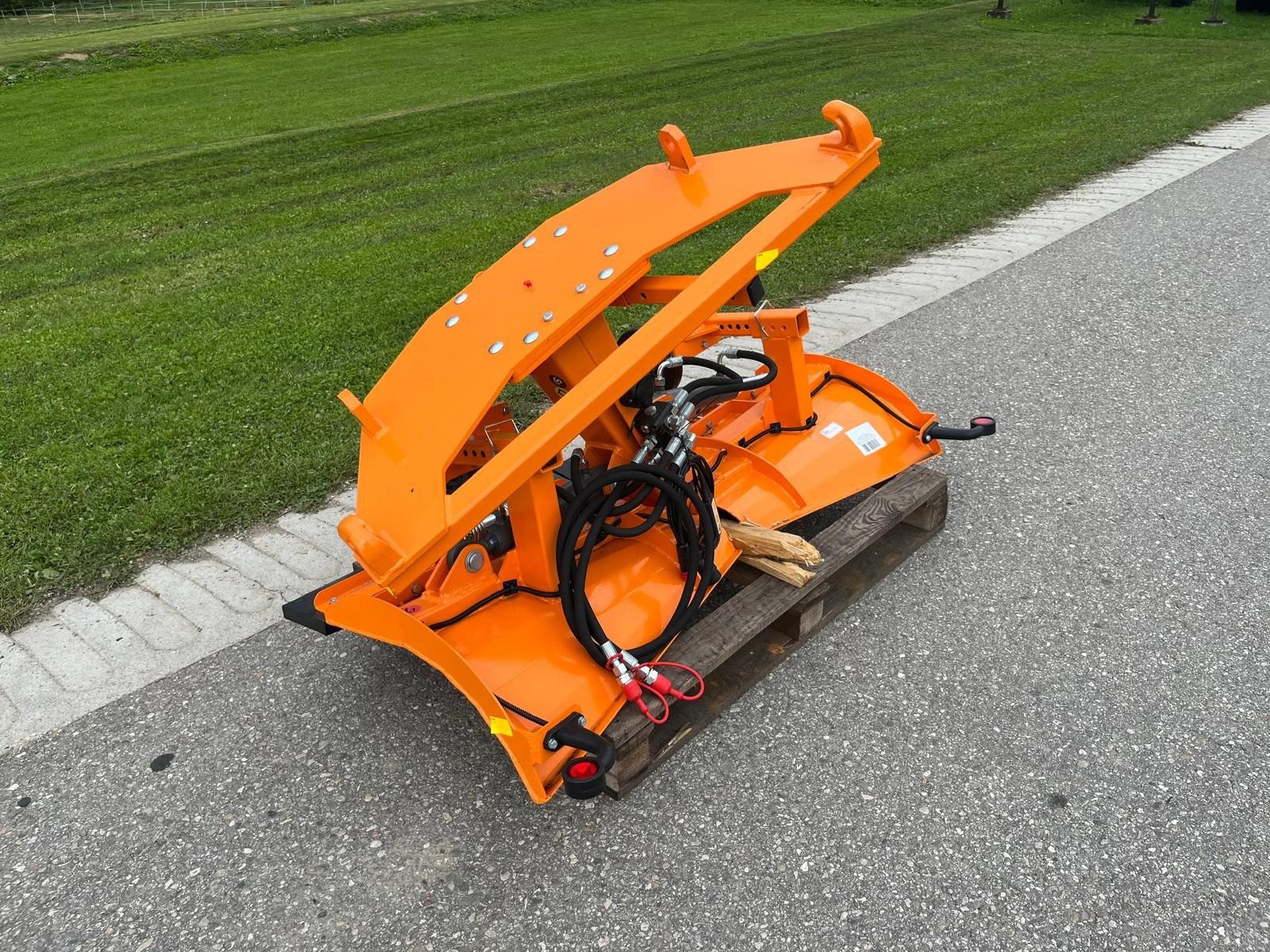 Schneepflug des Typs Sonstige Schneepflug Stekro Mini 150, Neumaschine in NATTERNBACH (Bild 6)