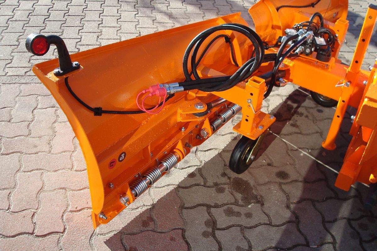 Schneepflug des Typs Sonstige Schneepflug Vario Mini, Neumaschine in Judenburg (Bild 17)
