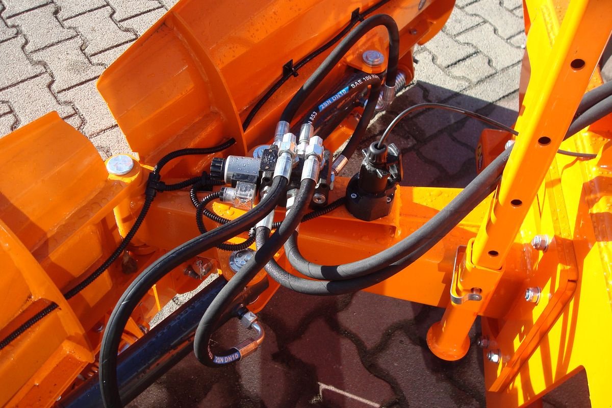 Schneepflug des Typs Sonstige Schneepflug Vario Mini, Neumaschine in Judenburg (Bild 12)