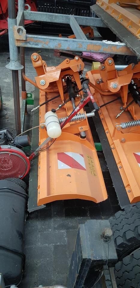Schneepflug za tip Sonstige Sneeuwschuif 240, Gebrauchtmaschine u Goudriaan (Slika 1)