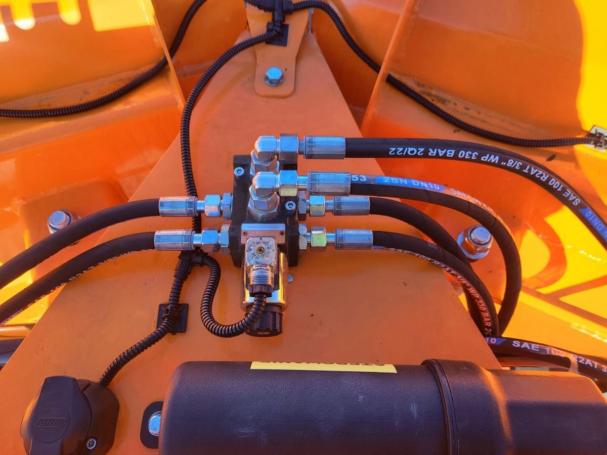 Schneepflug des Typs Sonstige Stekro PVHU5P 2900 VARIO Schneepflug, Neumaschine in NATTERNBACH (Bild 10)