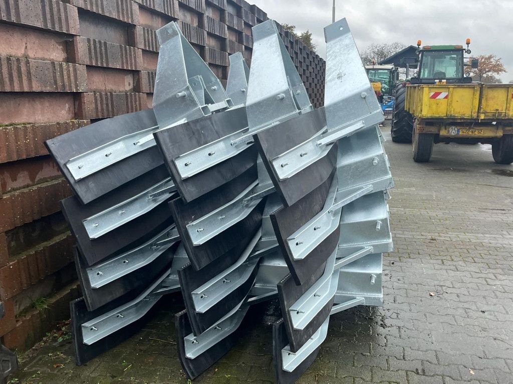 Schneepflug of the type Sonstige V/G MODDERSCHUIVEN /SNEEUWSCHUIVEN, Gebrauchtmaschine in Hapert (Picture 2)