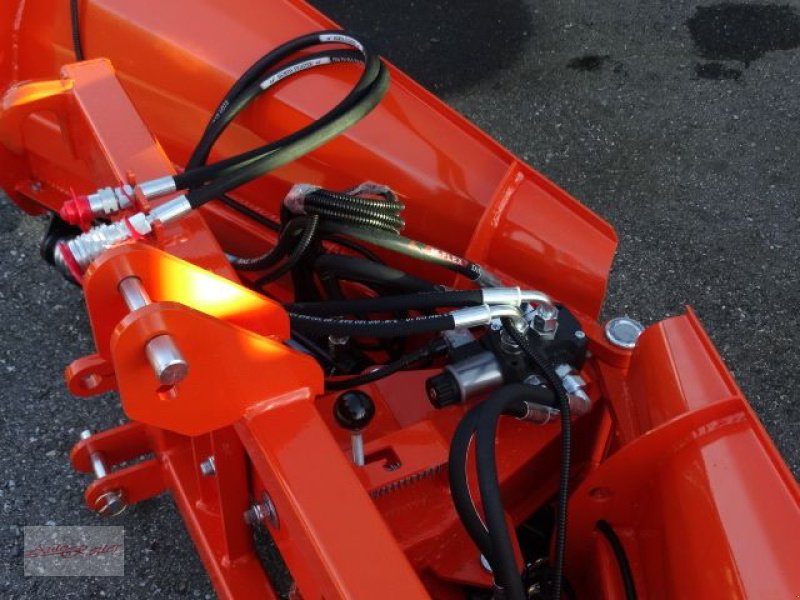 Schneepflug des Typs Sonstige Vario Schneeschild 2,0 bis 2,60 m  Top Qualität, Neumaschine in Fohnsdorf (Bild 5)