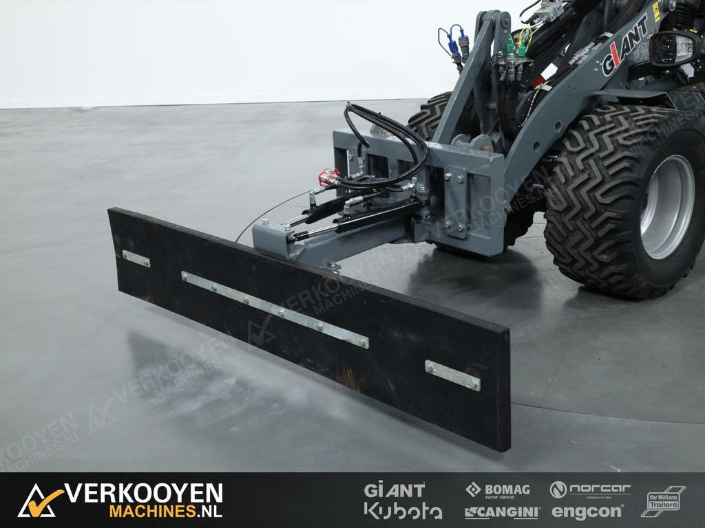 Schneepflug of the type Sonstige VM Sneeuwschuif Giant 220cm - Hydr verstelbaar, Gebrauchtmaschine in Vessem (Picture 1)