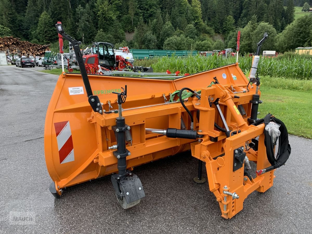 Schneepflug des Typs Springer Schneeschild SHL 3004-2, Neumaschine in Eben (Bild 9)