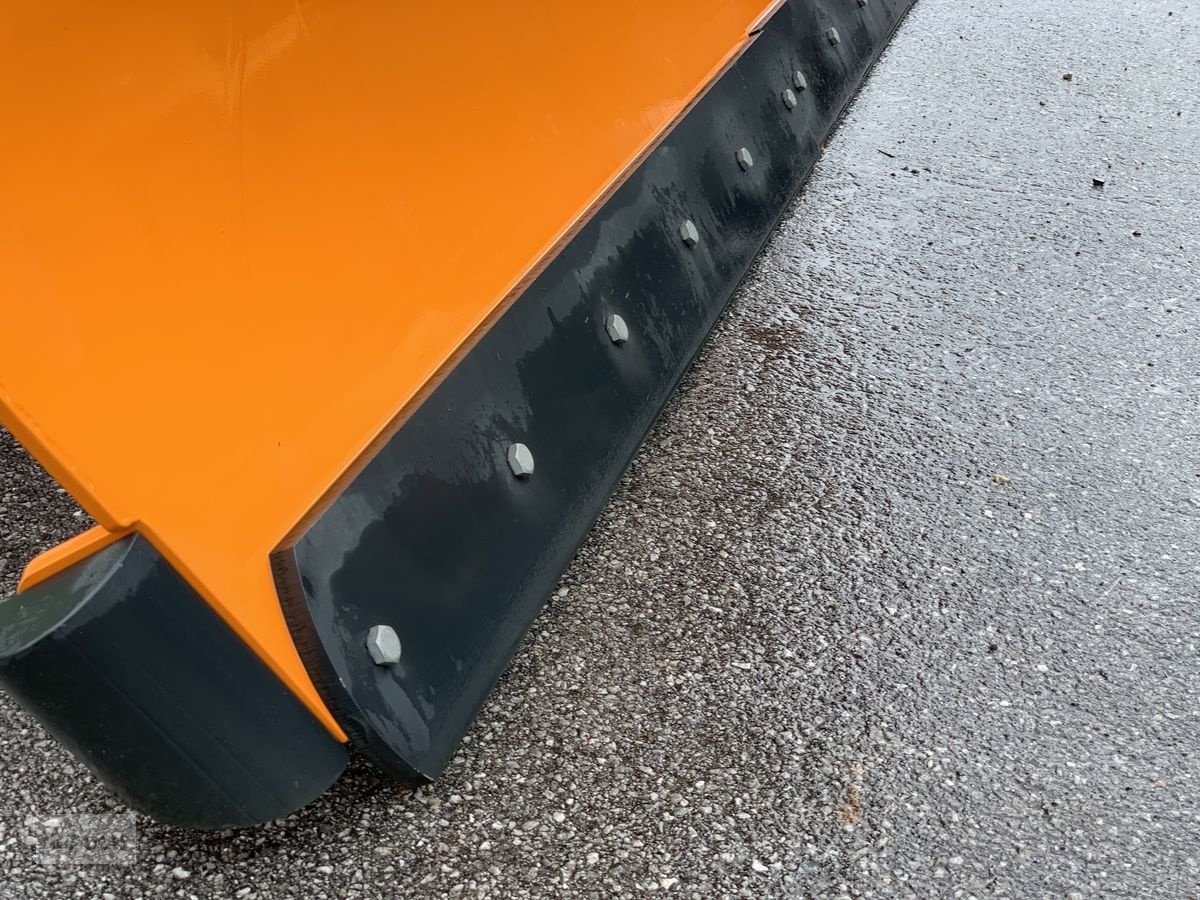 Schneepflug des Typs Springer Schneeschild SHL 3004-2, Neumaschine in Eben (Bild 5)