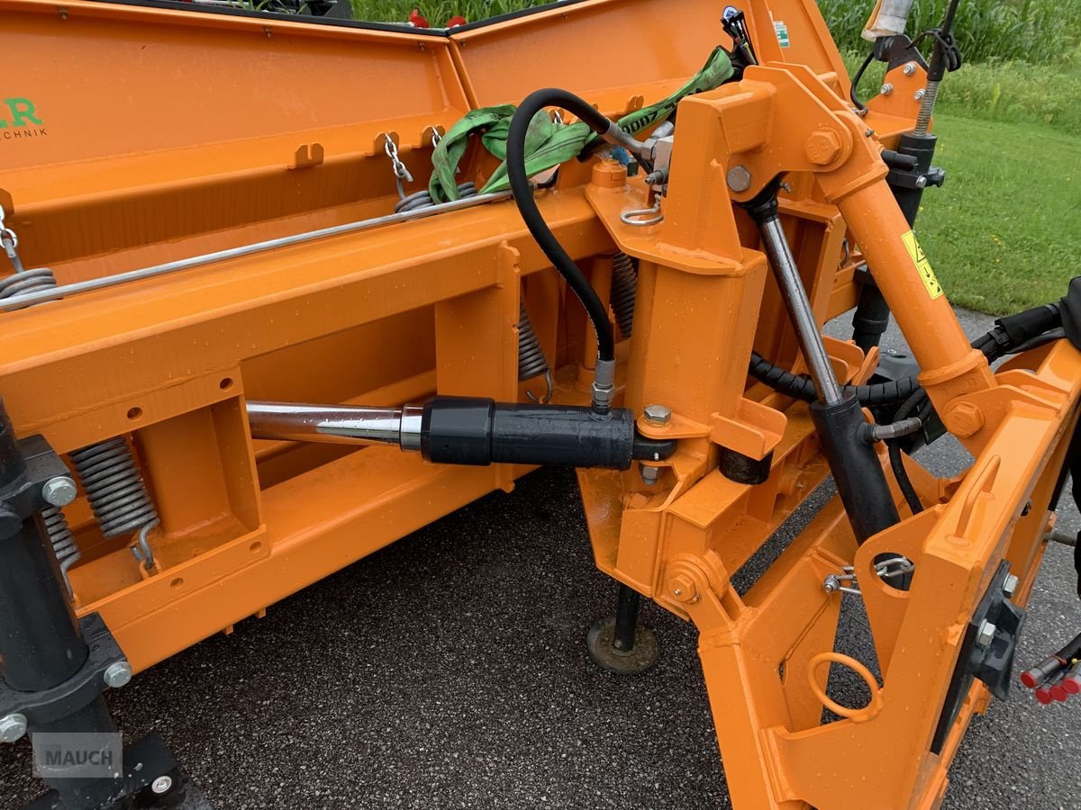 Schneepflug des Typs Springer Schneeschild SHL 3004-2, Neumaschine in Eben (Bild 11)