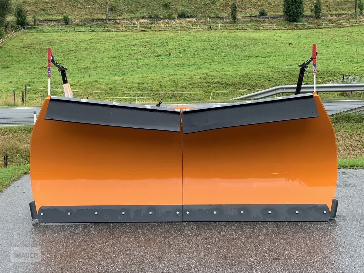 Schneepflug des Typs Springer Schneeschild SHL 3004-2, Neumaschine in Eben (Bild 3)