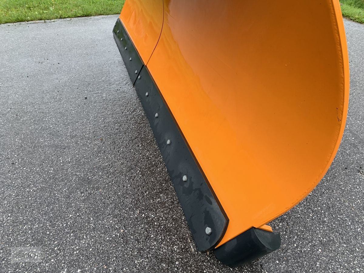 Schneepflug des Typs Springer Schneeschild SHL 3004-2, Neumaschine in Eben (Bild 13)