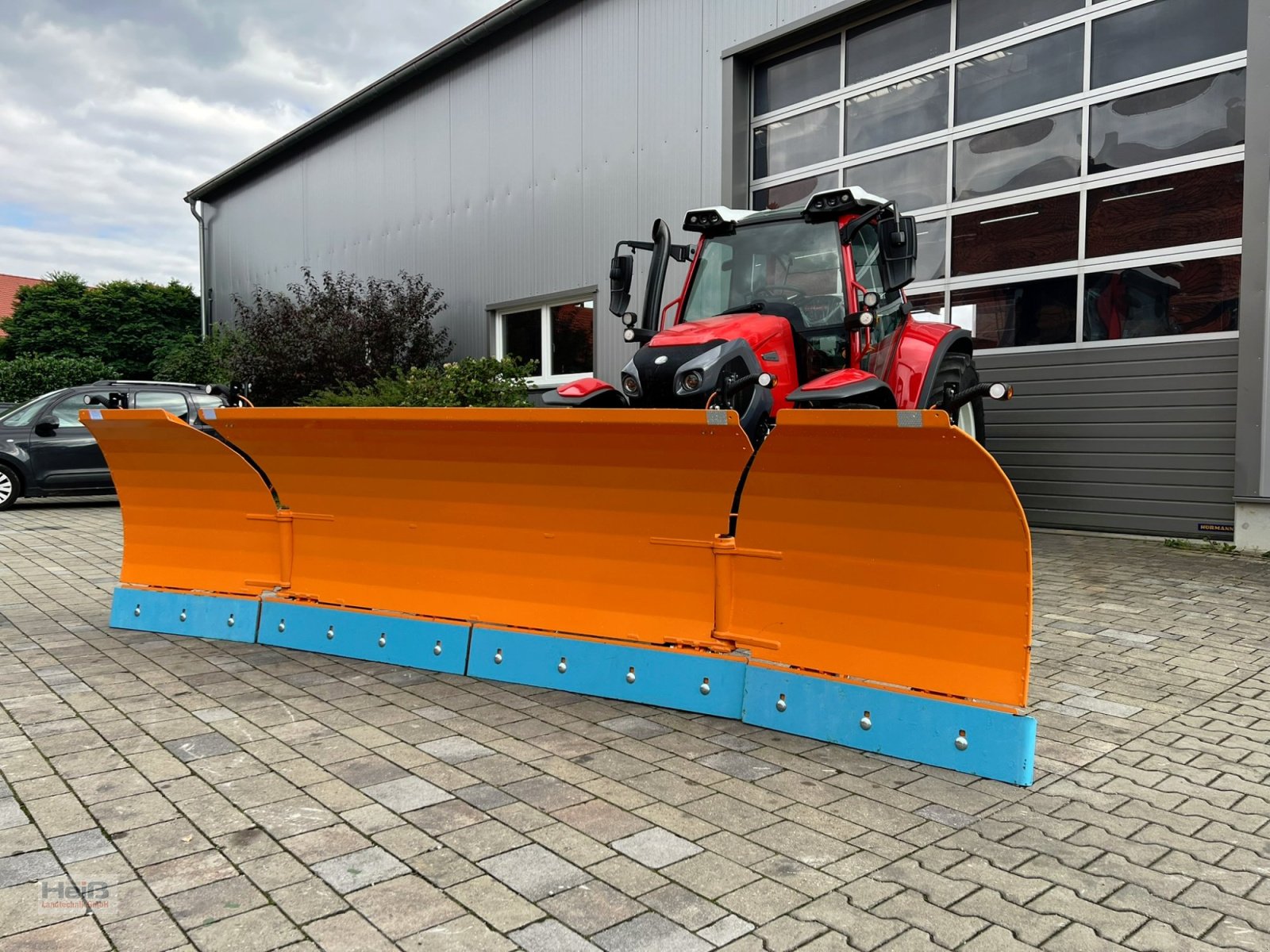 Schneepflug des Typs Trejon UPX 440, Neumaschine in Merkendorf (Bild 1)