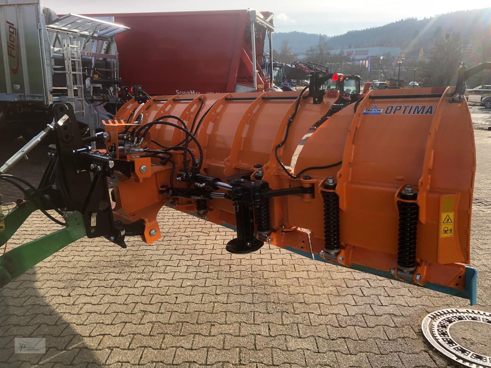 Schneepflug des Typs Trejon UPX440, Neumaschine in Bad Kötzting (Bild 4)