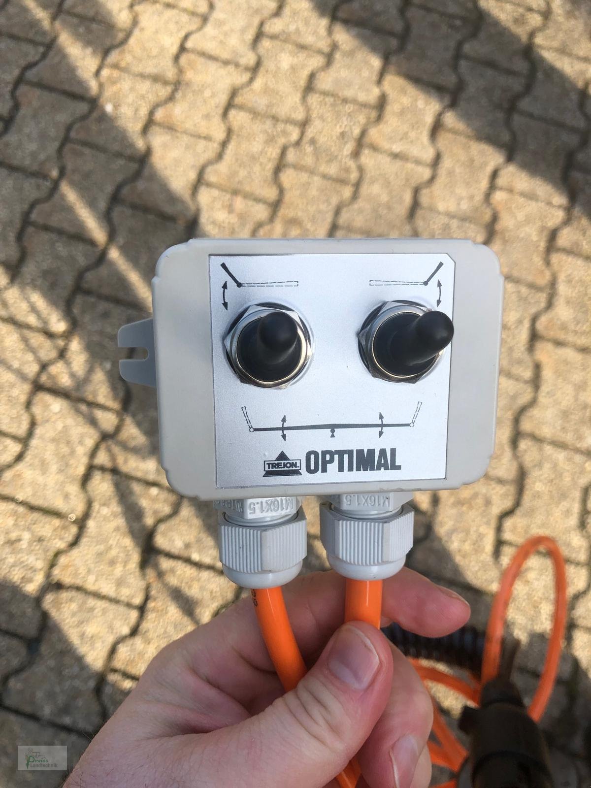 Schneepflug des Typs Trejon UPX440, Neumaschine in Bad Kötzting (Bild 5)