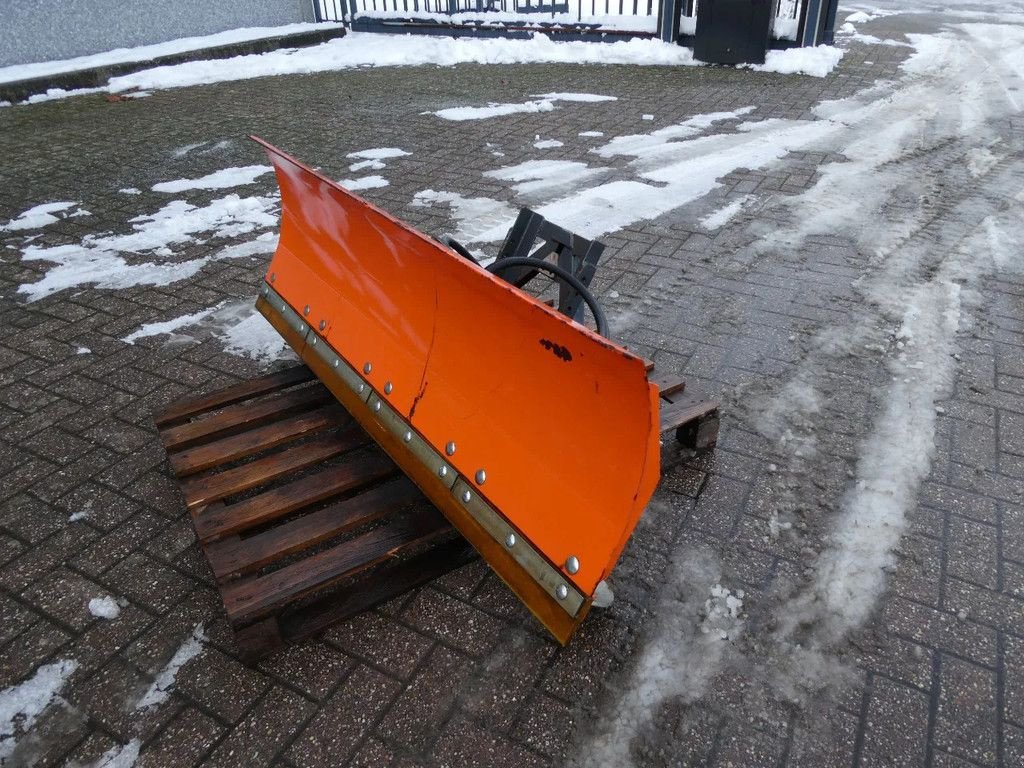 Schneepflug of the type Tuchel 160cm Hydro Swing, Gebrauchtmaschine in Swifterband (Picture 2)