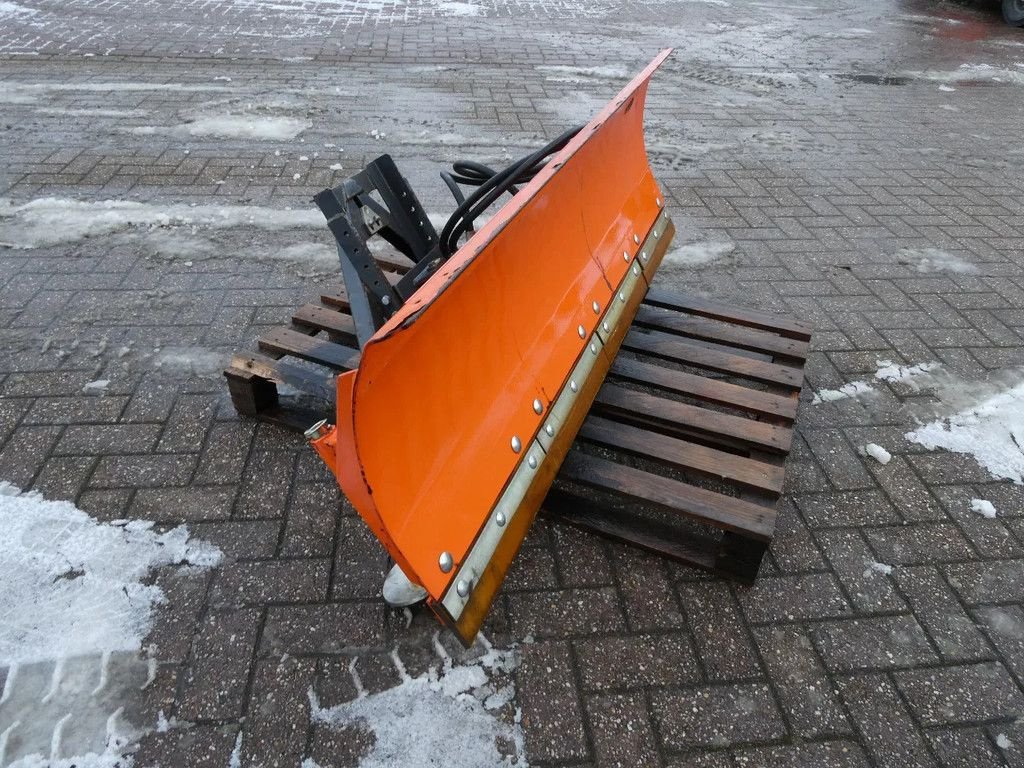Schneepflug of the type Tuchel 160cm Hydro Swing, Gebrauchtmaschine in Swifterband (Picture 5)