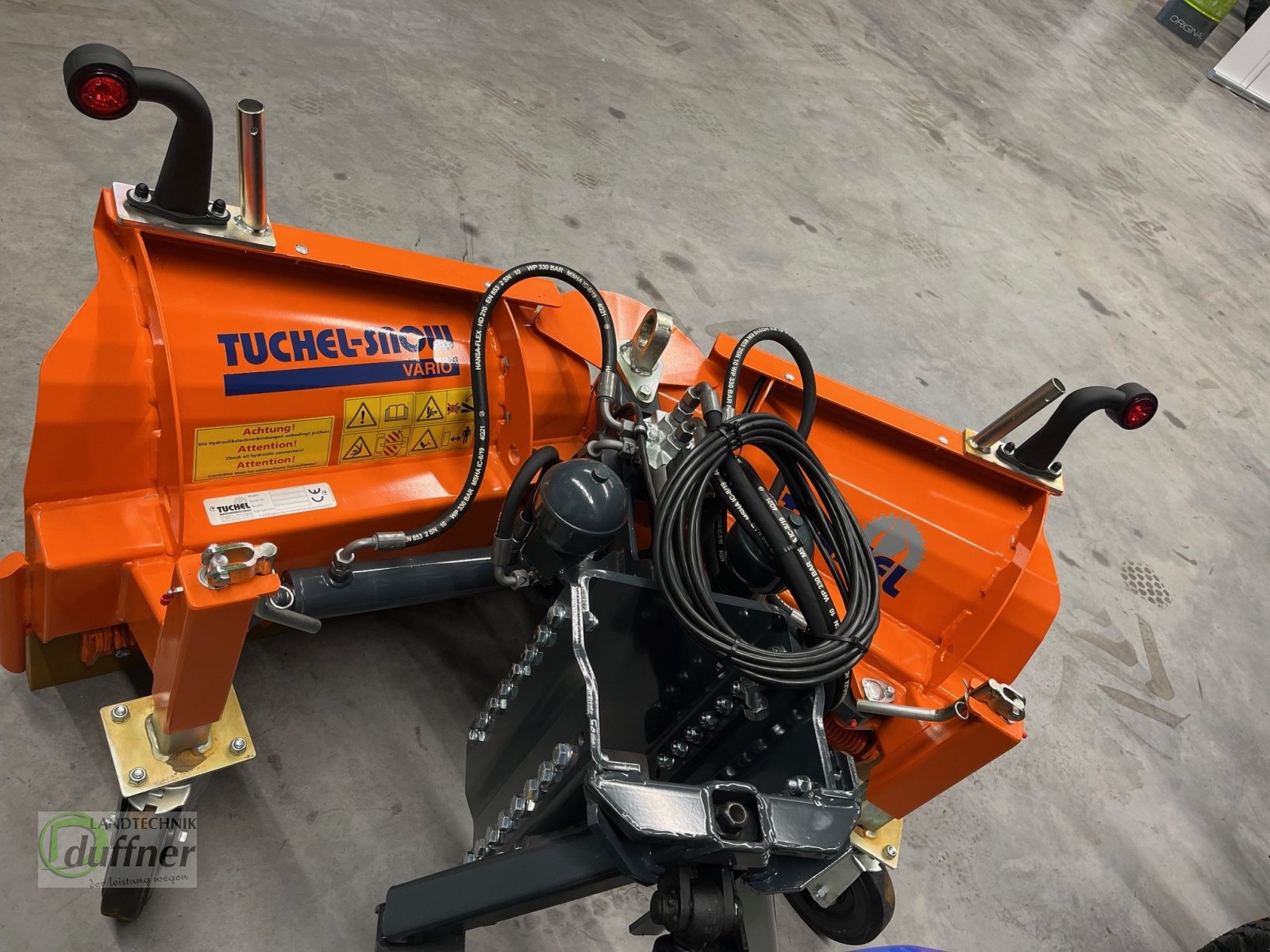 Schneepflug des Typs Tuchel Vario 150, Neumaschine in Hohentengen (Bild 2)
