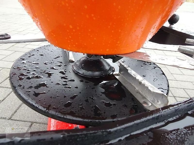 Schneepflug des Typs Vemac Dexwal Salzstreuer Trichterstreuer, Streuer, 200L Kommunal NEU, Neumaschine in Sülzetal OT Osterweddingen (Bild 8)