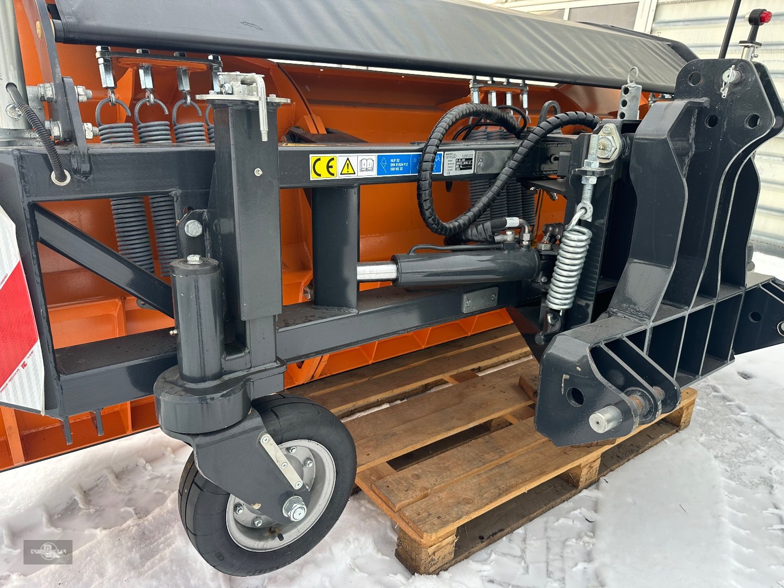 Schneepflug des Typs Wintec TK III 300 Dreipunkt mit Windleitschirm und Laufrädern, Gebrauchtmaschine in Rankweil (Bild 9)