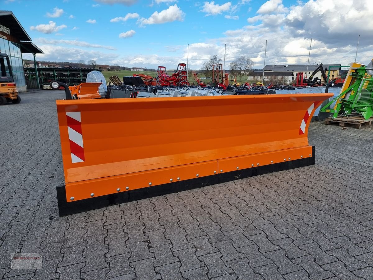 Schneeräumschild typu Dominator Schneepflug PRO 300  KAT2 mit Federklappen  +LED, Gebrauchtmaschine v Tarsdorf (Obrázek 1)