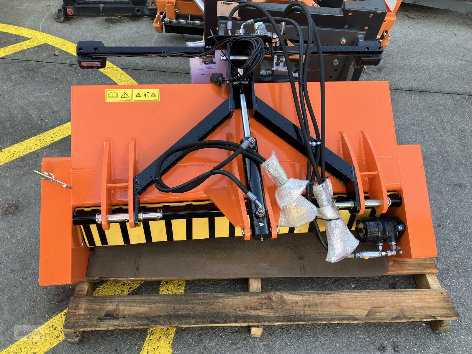 Schneeräumschild des Typs Eco Selbstladestreuer XL-300 PROMPT VERFÜGBAR, Neumaschine in Burgkirchen (Bild 3)