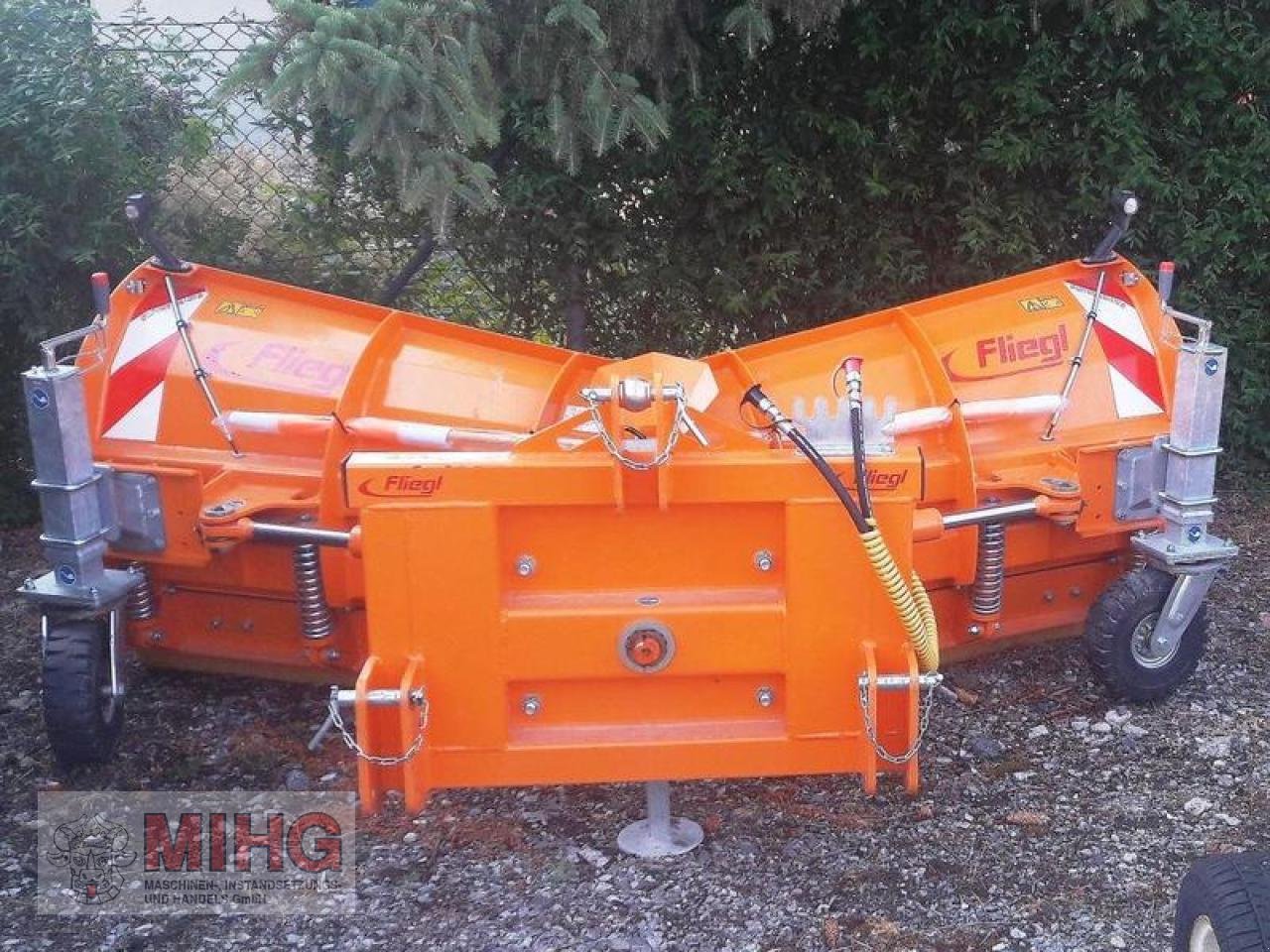 Schneeräumschild des Typs Fliegl MAMMUT DUPLEX, Neumaschine in Dummerstorf OT Petschow (Bild 1)