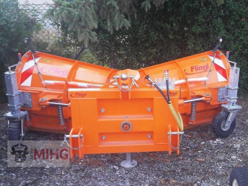 Schneeräumschild des Typs Fliegl MAMMUT DUPLEX, Neumaschine in Dummerstorf OT Petschow (Bild 1)