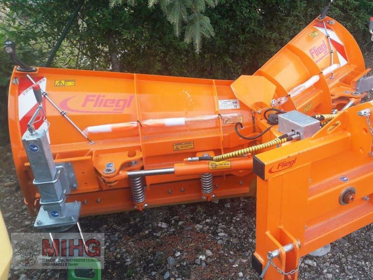 Schneeräumschild des Typs Fliegl MAMMUT DUPLEX, Neumaschine in Dummerstorf OT Petschow (Bild 2)