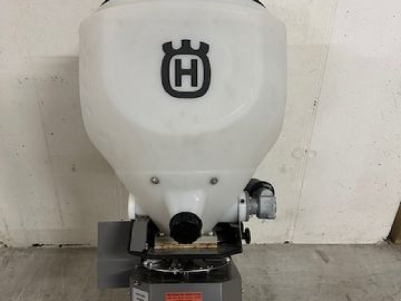 Schneeräumschild des Typs Husqvarna Cyclonstreuer zu Rider 500er Serie, Neumaschine in Tamsweg (Bild 1)