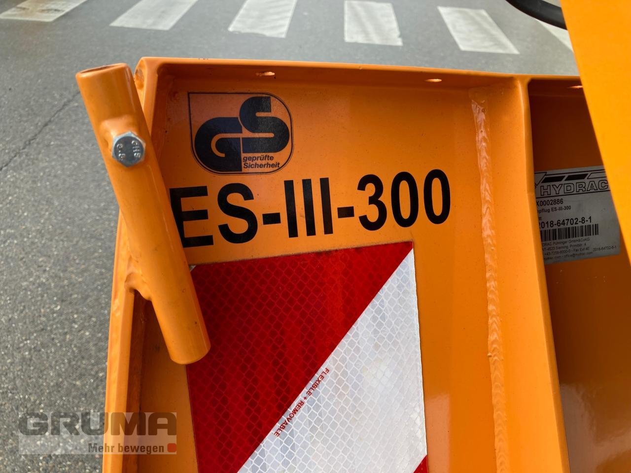 Schneeräumschild des Typs Hydrac ES-III-300, Neumaschine in Friedberg-Derching (Bild 8)