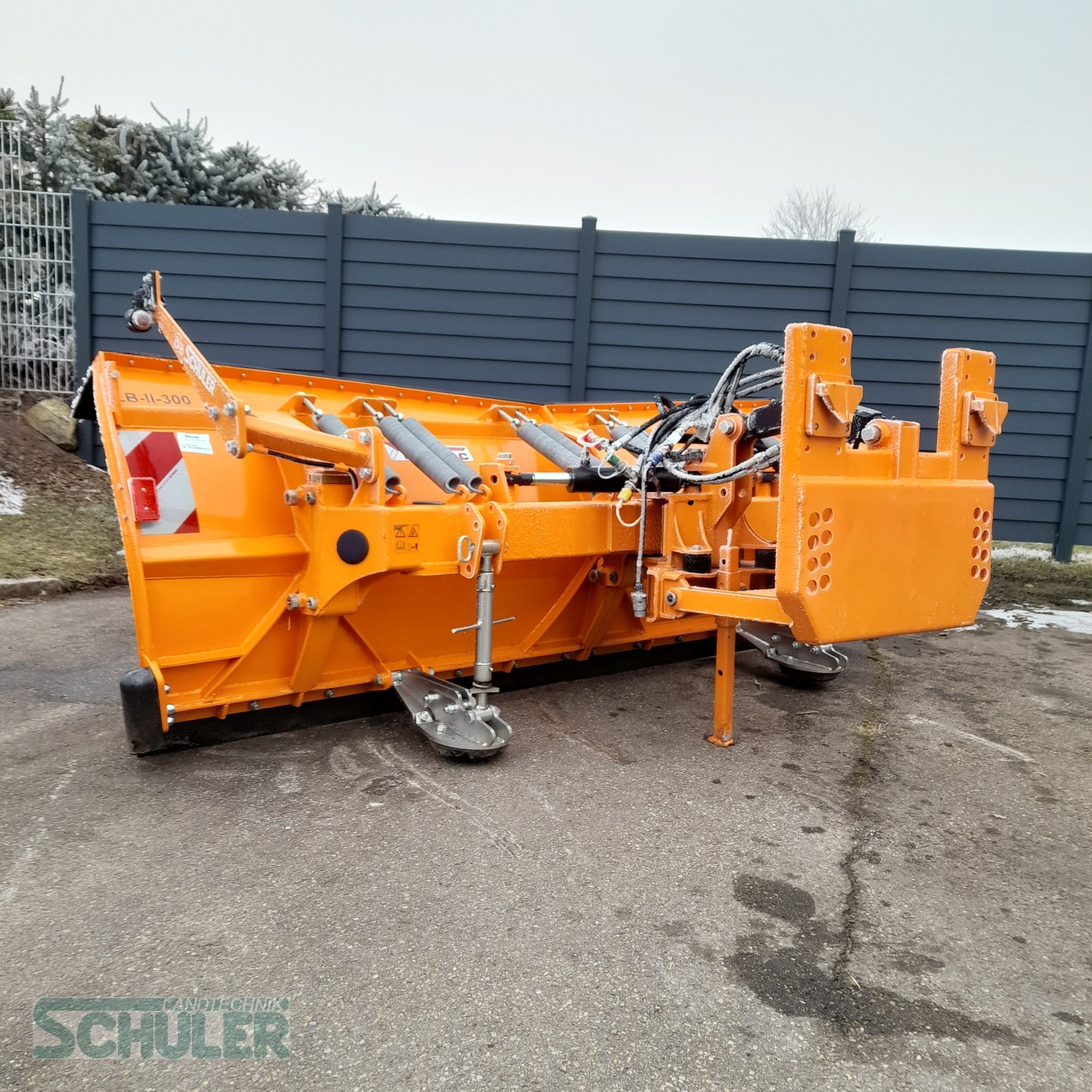 Schneeräumschild des Typs Hydrac LB-ll-300, Neumaschine in St. Märgen (Bild 6)