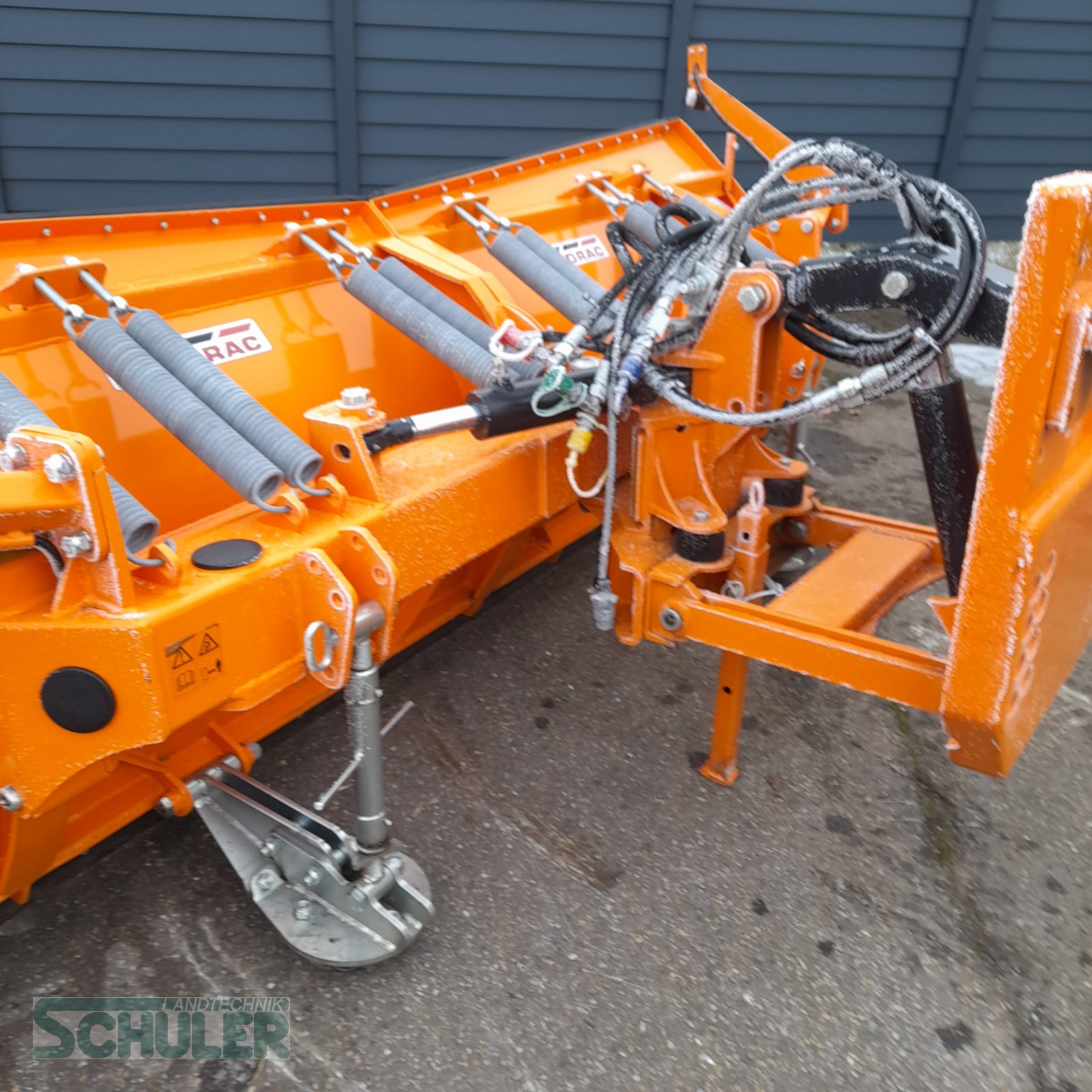 Schneeräumschild des Typs Hydrac LB-ll-300, Neumaschine in St. Märgen (Bild 3)