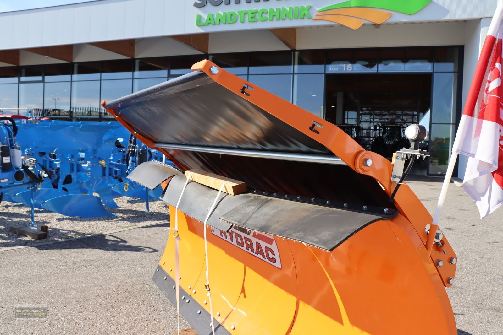 Schneeräumschild des Typs Hydrac U-III-300-C, Neumaschine in Gampern (Bild 8)