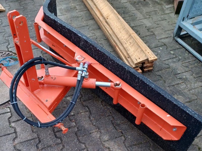 Schneeräumschild of the type Maier Gummi-Schneeschieber, Neumaschine in Au/Hallertau (Picture 1)