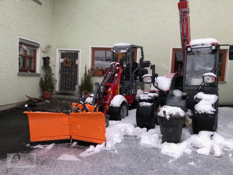 Schneeräumschild des Typs Oswald Schneeschild, Neumaschine in Regen