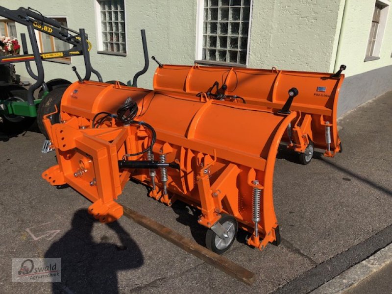 Schneeräumschild of the type Oswald Schnepflug, Neumaschine in Regen (Picture 1)