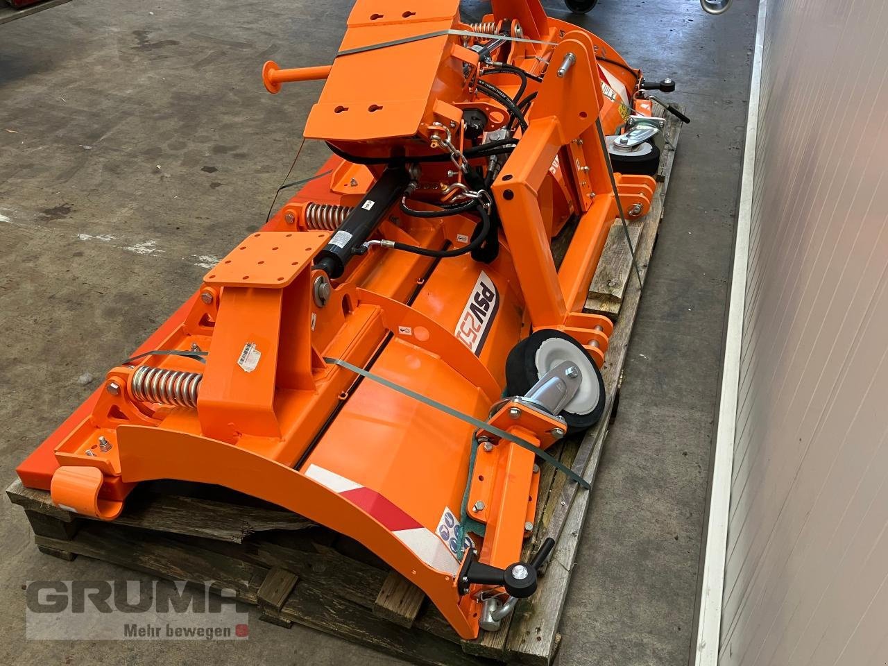 Schneeräumschild des Typs SaMASZ PSV 251 P, Neumaschine in Friedberg-Derching (Bild 3)