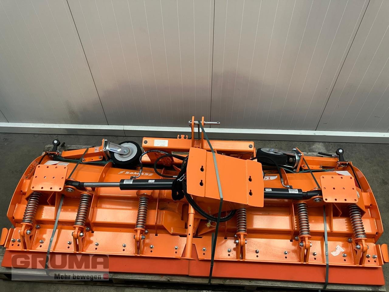 Schneeräumschild des Typs SaMASZ PSV 251 P, Neumaschine in Friedberg-Derching (Bild 6)