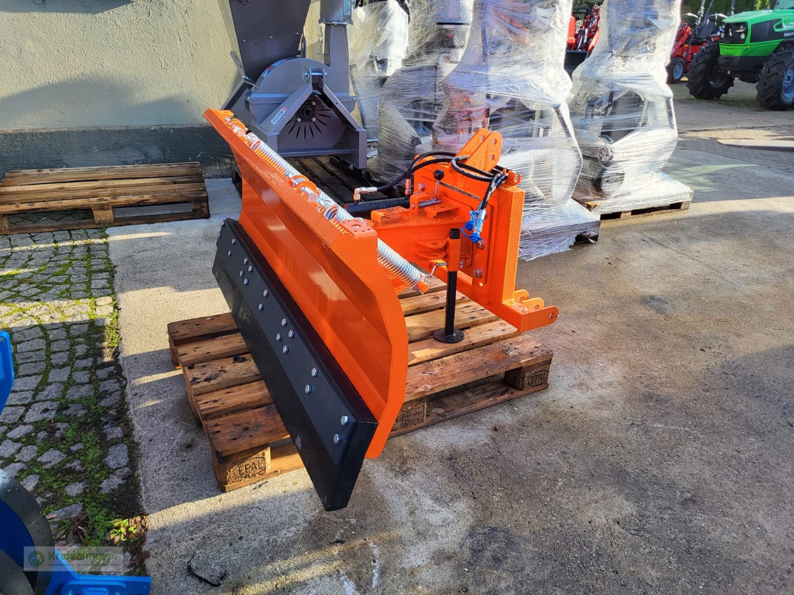 Schneeräumschild tip Sonstige 160 cm Niveau-/Pendelausgleich + extra dicke Gummi-Verschleiß-Räumleiste + hydr. schwenkbar NEU, Neumaschine in Feuchtwangen (Poză 1)