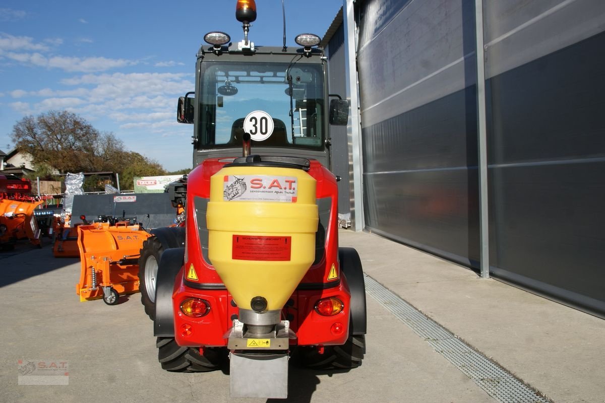 Schneeräumschild des Typs Sonstige AKTION-Salz und Splitstreuer Winterprofi 12 Volt, Neumaschine in Eberschwang (Bild 1)