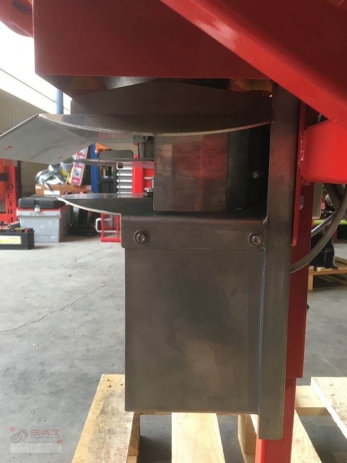 Schneeräumschild des Typs Sonstige AKTION-Salz und Splitstreuer Winterprofi 12 Volt, Neumaschine in Eberschwang (Bild 19)