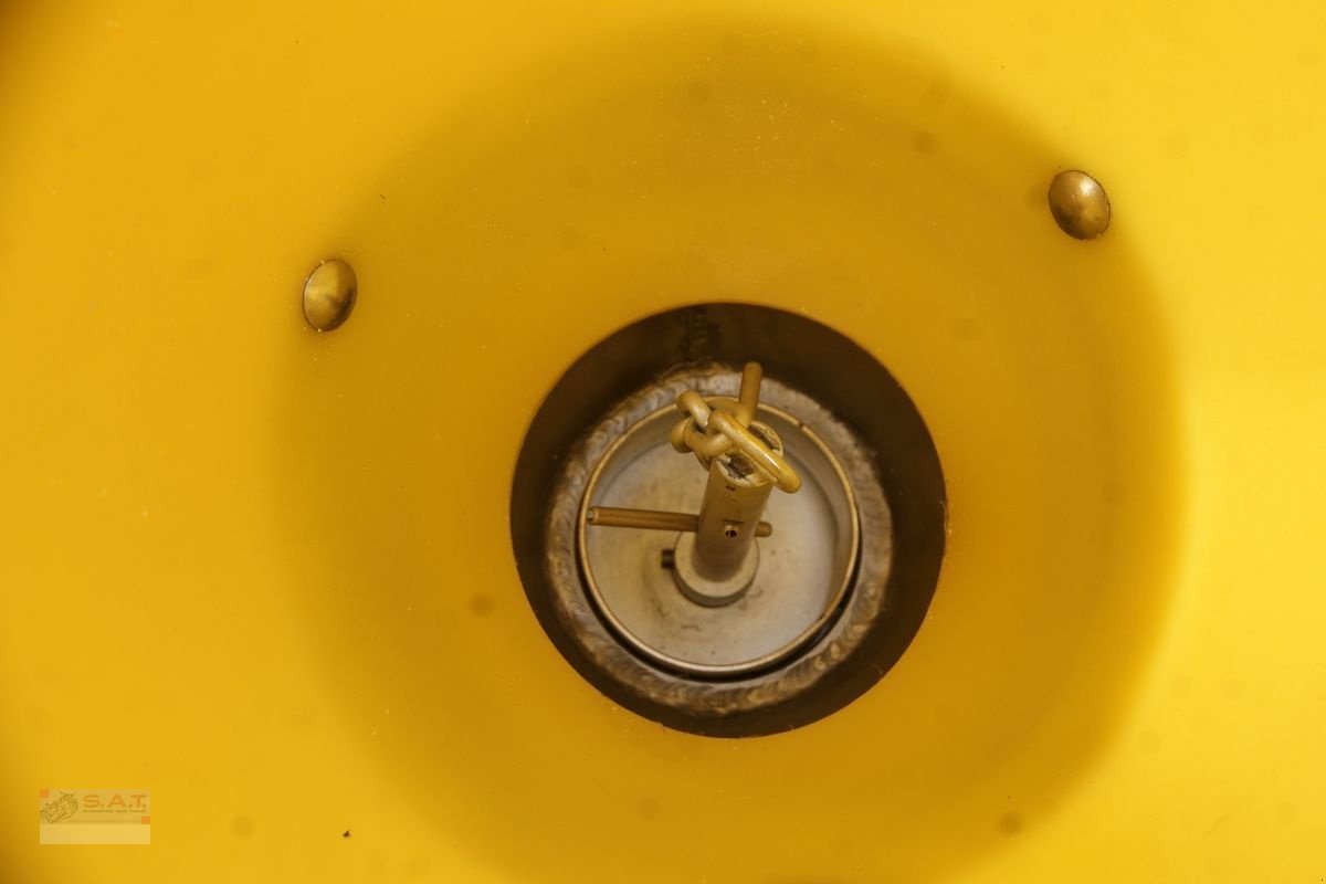 Schneeräumschild des Typs Sonstige AKTION-Salz und Splitstreuer Winterprofi 12 Volt, Neumaschine in Eberschwang (Bild 7)