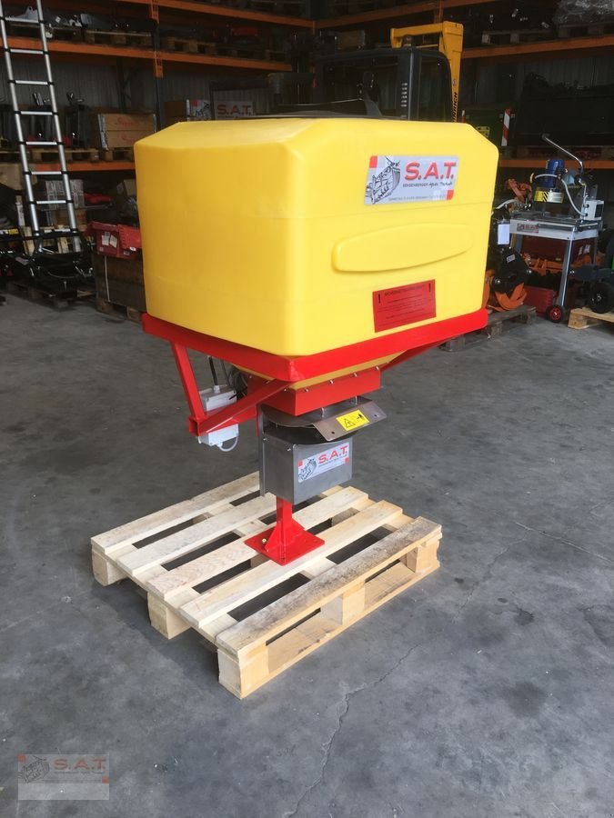 Schneeräumschild des Typs Sonstige AKTION-Salz und Splitstreuer Winterprofi 12 Volt, Neumaschine in Eberschwang (Bild 16)