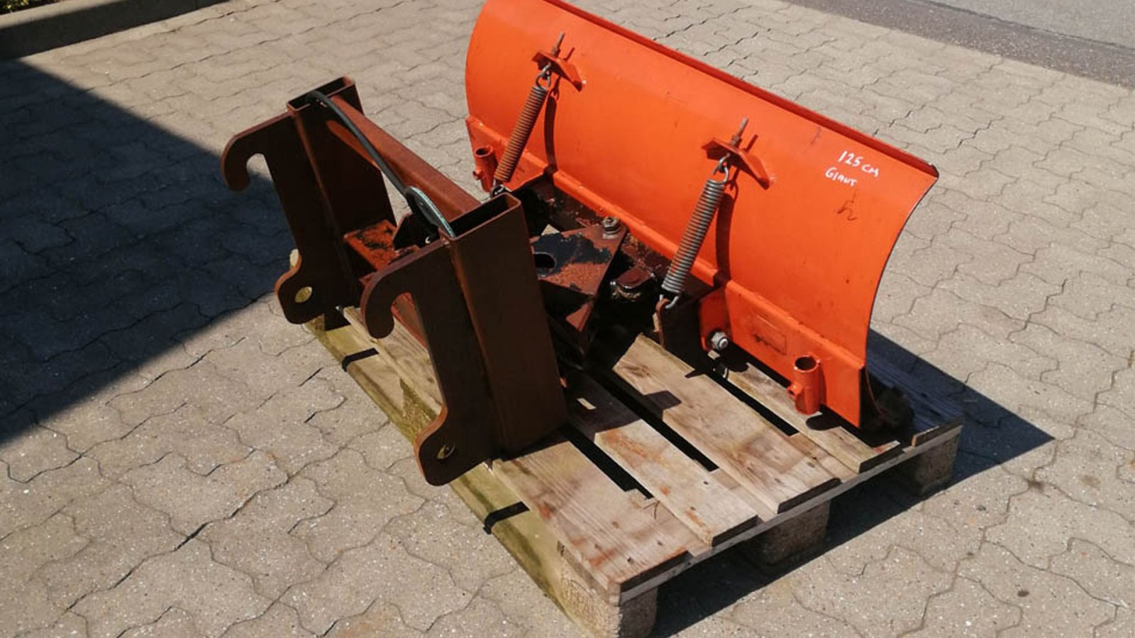 Schneeräumschild του τύπου Sonstige Brugt sneplov 125 cm. med Giant beslag, Gebrauchtmaschine σε Vrå (Φωτογραφία 1)
