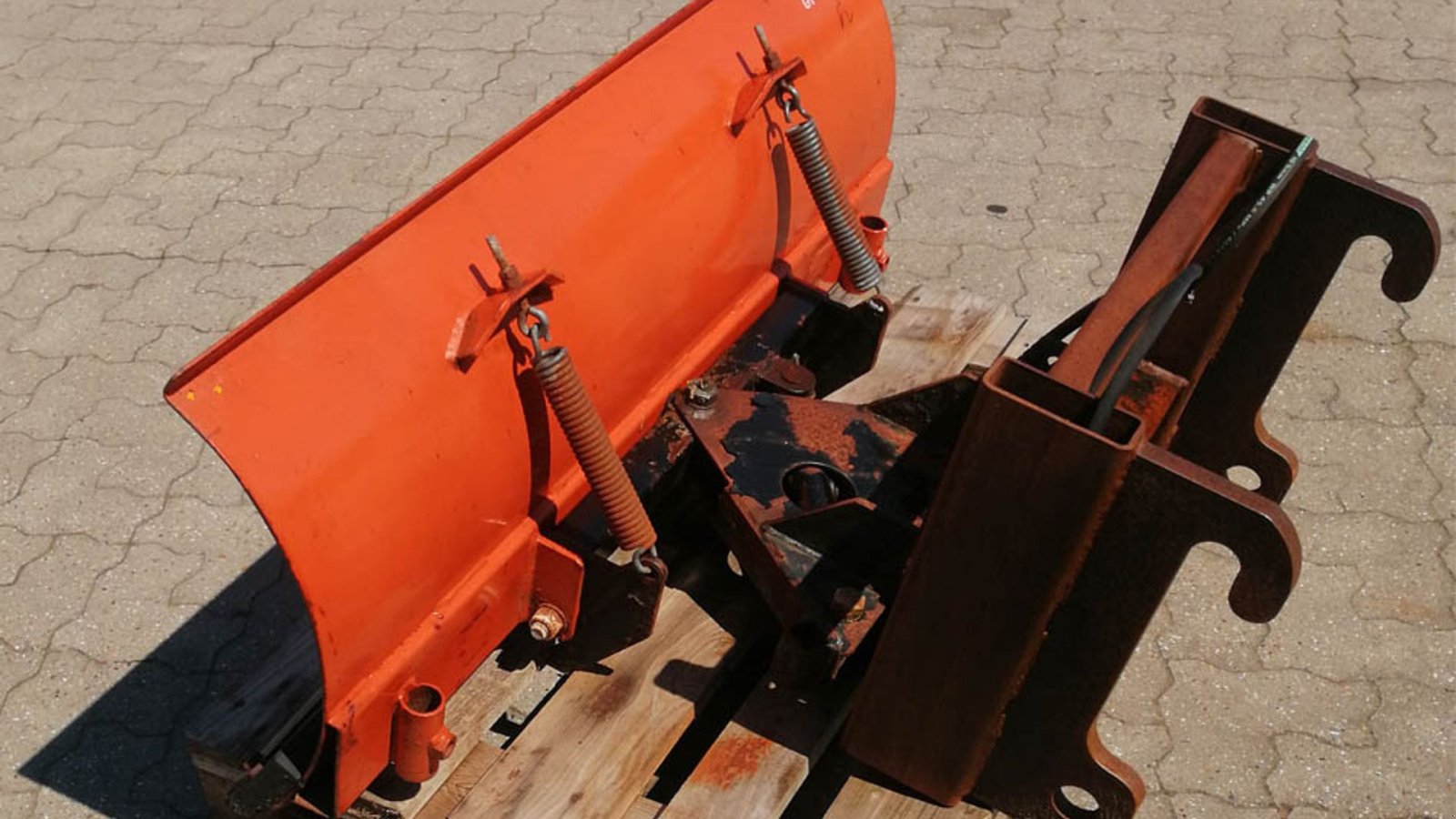 Schneeräumschild του τύπου Sonstige Brugt sneplov 125 cm. med Giant beslag, Gebrauchtmaschine σε Vrå (Φωτογραφία 2)