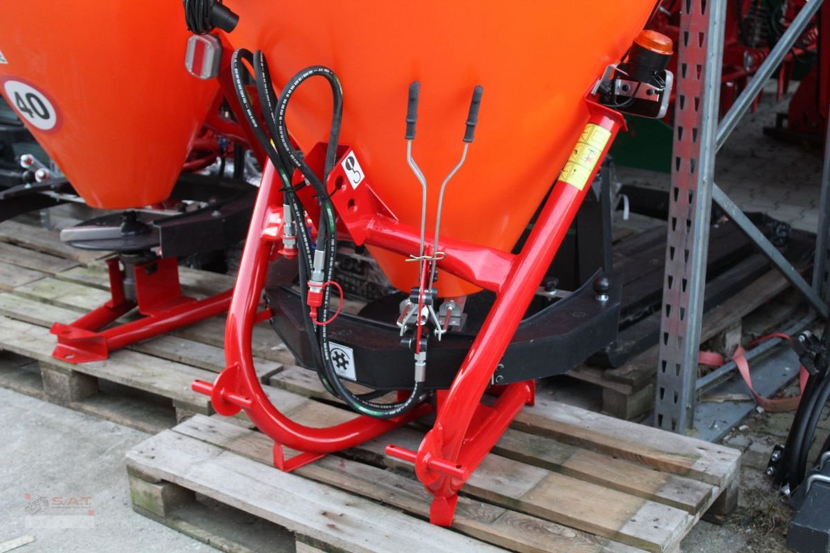 Schneeräumschild des Typs Sonstige Salz und Splitstreuer hydraulisch-200-400 Liter, Neumaschine in Eberschwang (Bild 18)