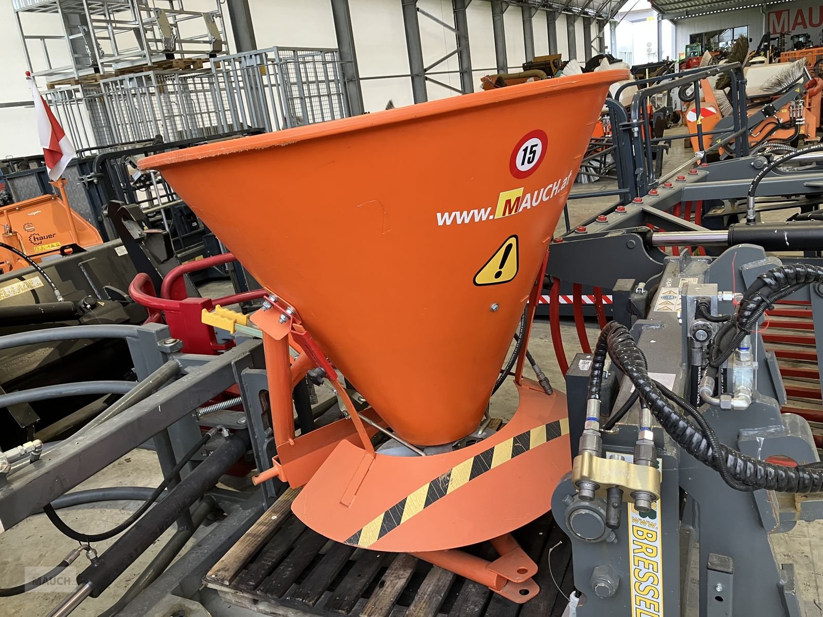 Schneeräumschild typu Sonstige Salz- und Splittstreuer, Gebrauchtmaschine v Burgkirchen (Obrázek 3)