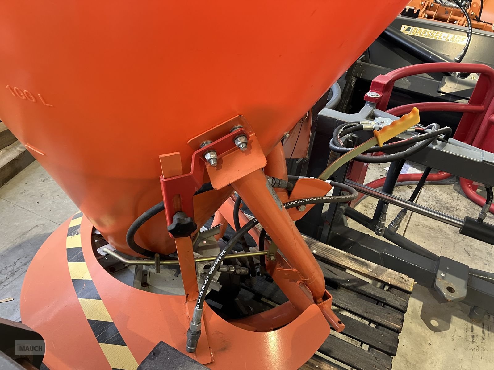 Schneeräumschild typu Sonstige Salz- und Splittstreuer, Gebrauchtmaschine v Burgkirchen (Obrázek 4)