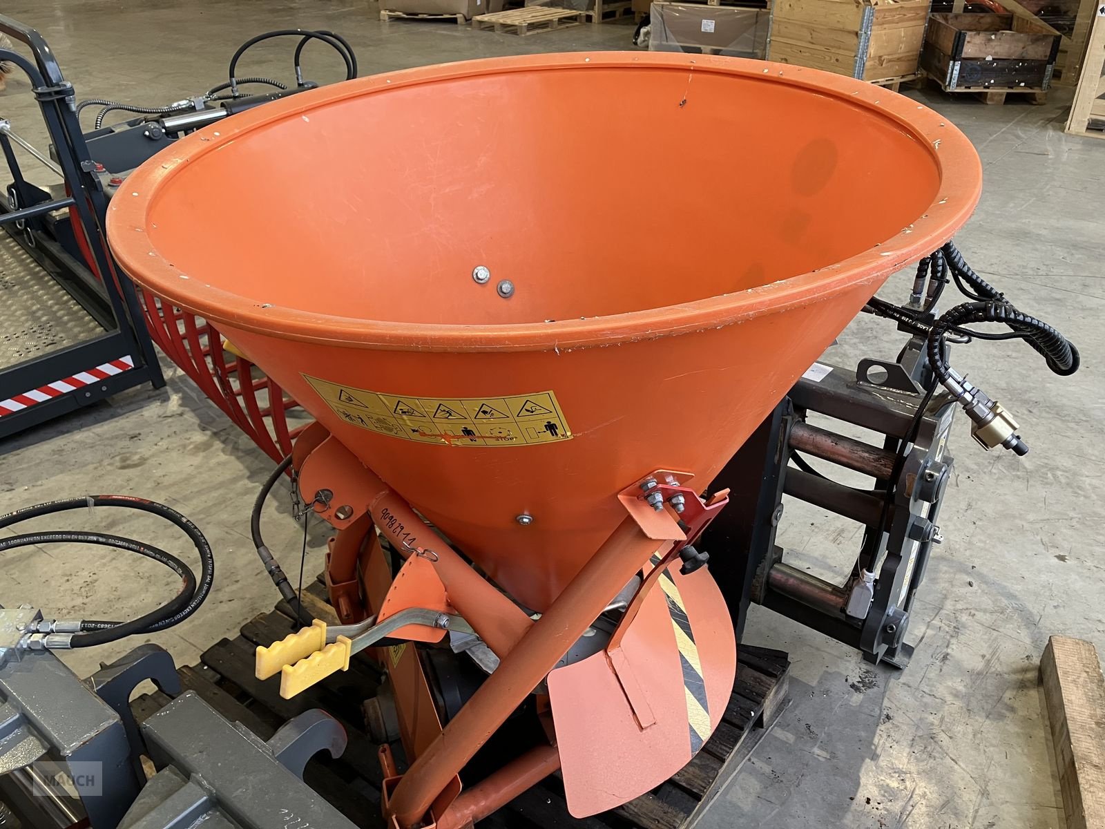 Schneeräumschild typu Sonstige Salz- und Splittstreuer, Gebrauchtmaschine v Burgkirchen (Obrázek 7)