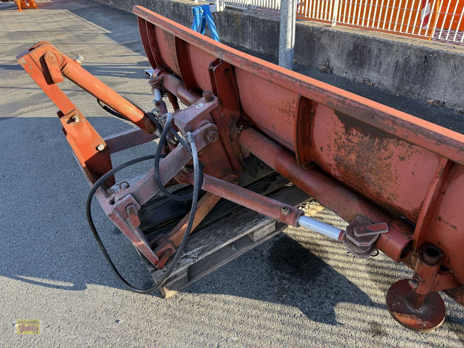 Schneeräumschild от тип Sonstige Schneepflug 240 cm, Gebrauchtmaschine в Kötschach (Снимка 12)