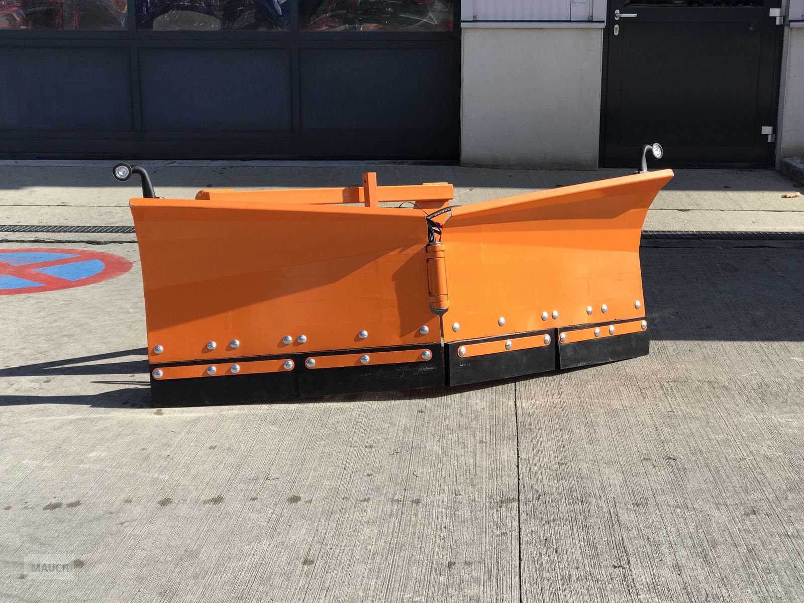 Schneeräumschild des Typs Sonstige Schneepflug Vario Mini 2m, Neumaschine in Burgkirchen (Bild 1)