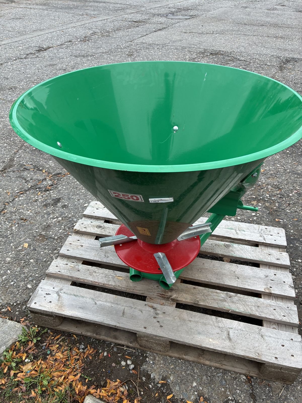 Schneeräumschild typu Sonstige Tellerstreuer 250 l, Gebrauchtmaschine v Villach (Obrázek 2)